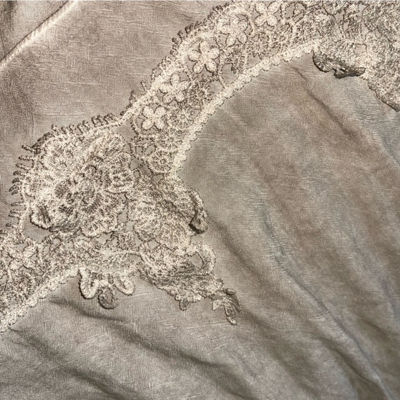 Boho Chic Blouse with Ruffles – Cream Color, Long Sleeves - Picture 4 of 5